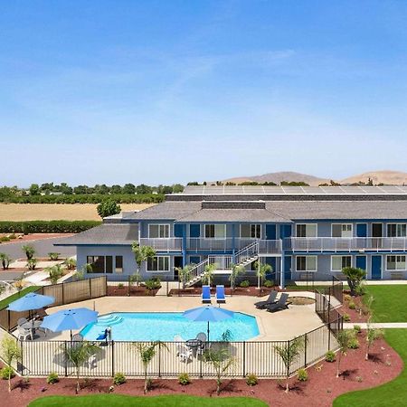Super 8 By Wyndham Lindsay Olive Tree Hotel Exterior foto